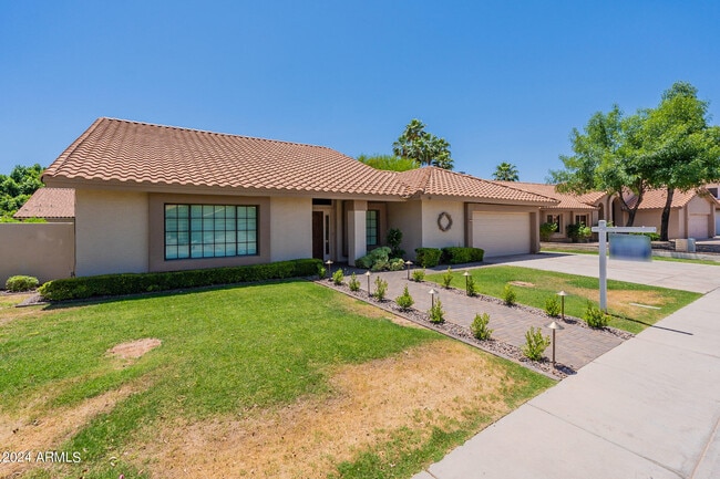 Building Photo - 1449 W Antiqua Dr