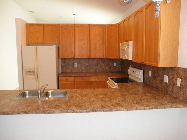 Building Photo - Sabal Lakes