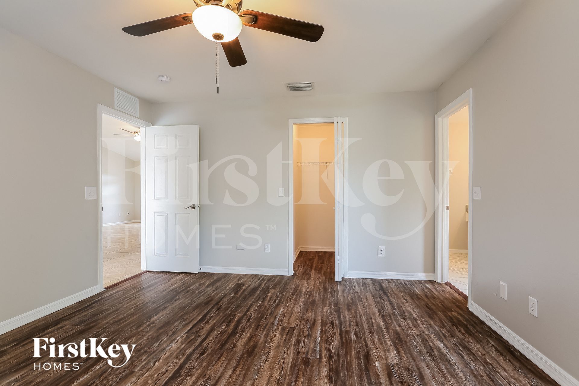 Building Photo - 215 Mossrosse St