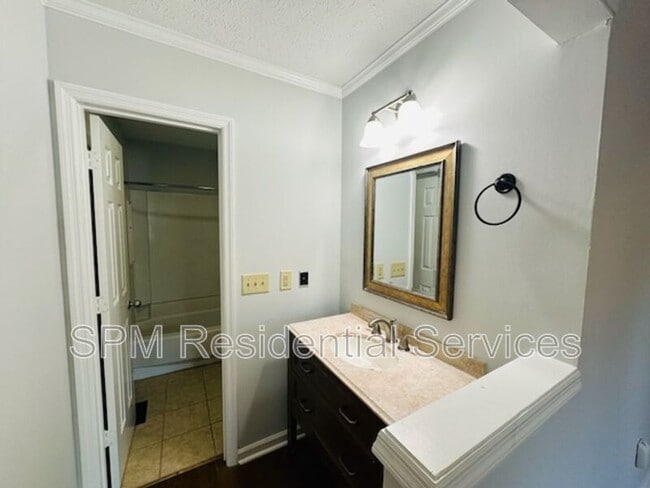 Building Photo - 1811 Savannah Ct