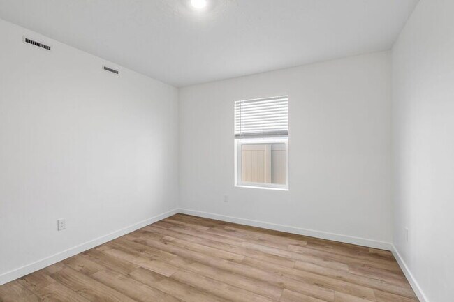 Building Photo - 6743 W Yoke St