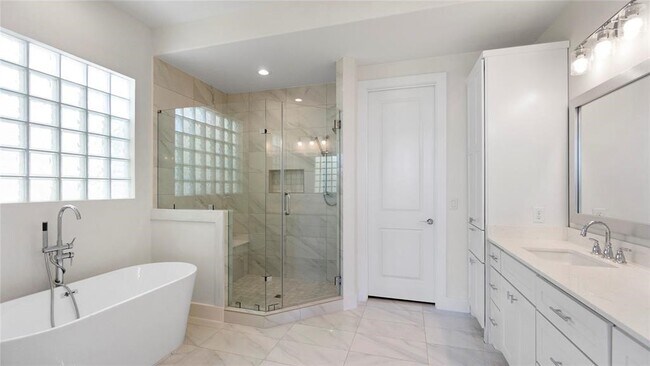 Building Photo - 4621 Maxie St