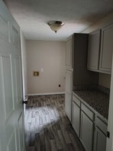 Building Photo - 2422 Happy Valley Cir