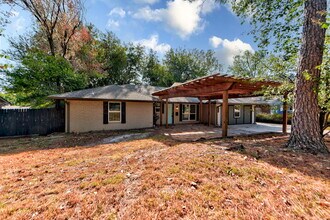 Building Photo - 903 S Berry Rd