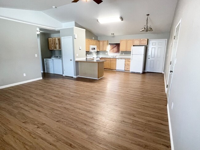 Building Photo - 2bd, 2 Bath Home for Rent in North Pole - FUEL INCLUDED!