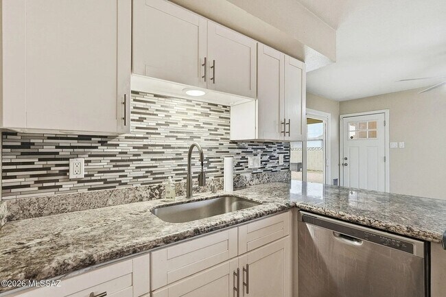 Building Photo - 4526 S Terrace Rd