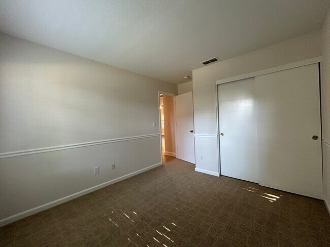 Building Photo - 248 Summer Grove Cir
