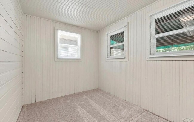 Building Photo - Charming 3 bed 1 bath house in Pueblo | $1600