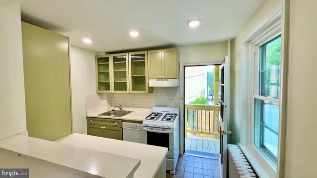 Building Photo - 2148 Green St