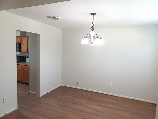 Building Photo - 13414 Beechglen Ln