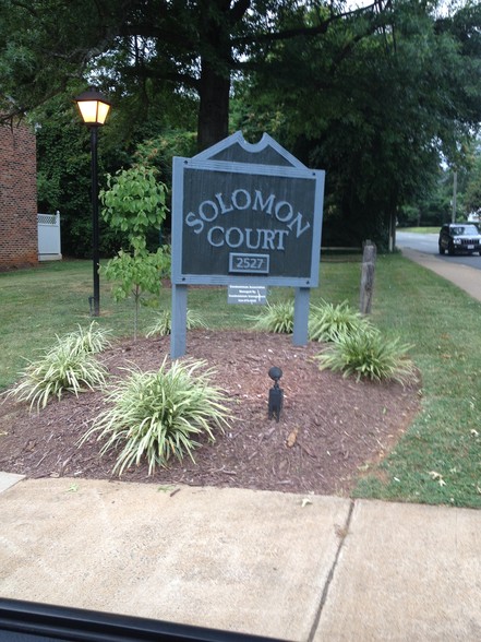 Entrance to Solomon Ct. - 2527 Hydraulic Rd