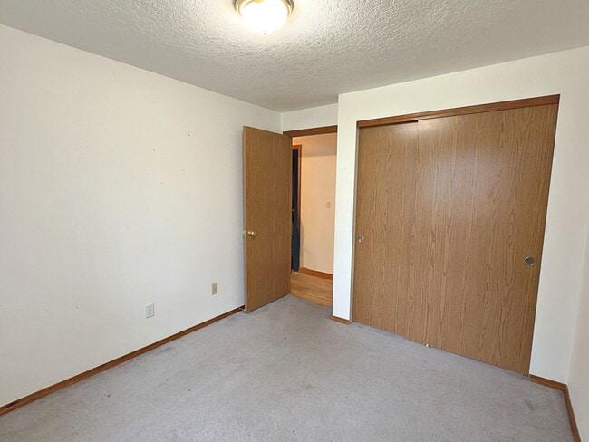 Building Photo - 9834 SE Clinton St