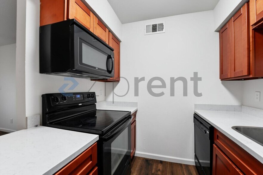 Building Photo - Unit 310