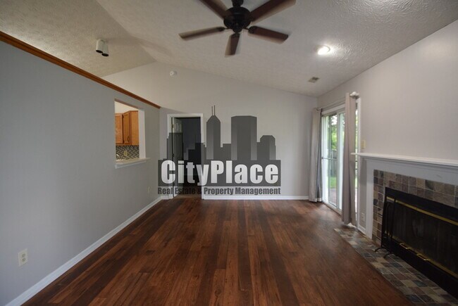 Building Photo - 525 E Pine Ridge Dr