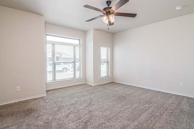 Building Photo - 6711 Boot Dr