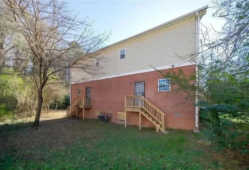 Building Photo - 1021 Ada Ave NW