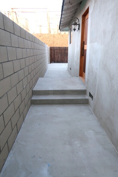 Building Photo - 3547 E Green St