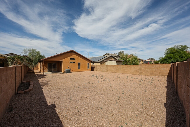 Building Photo - 12447 W El Nido Ln