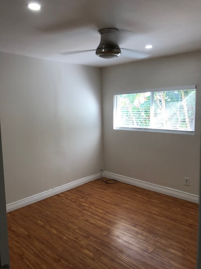 Building Photo - 4533 Saturn St