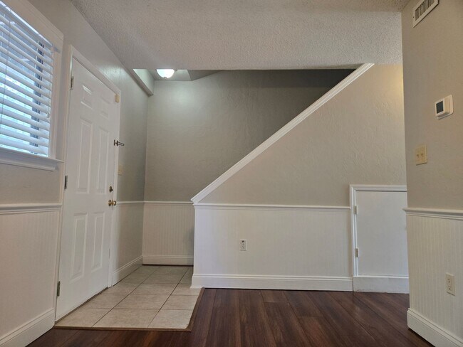 Building Photo - Charming 2-bedroom, 1.5-bath in the desirable Bellamy Forge