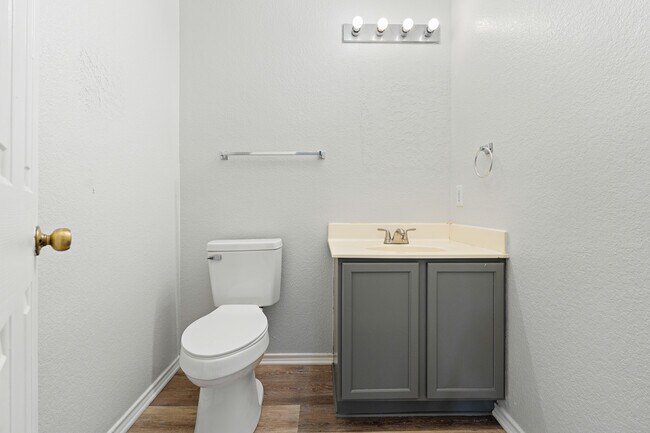 Building Photo - Westover View