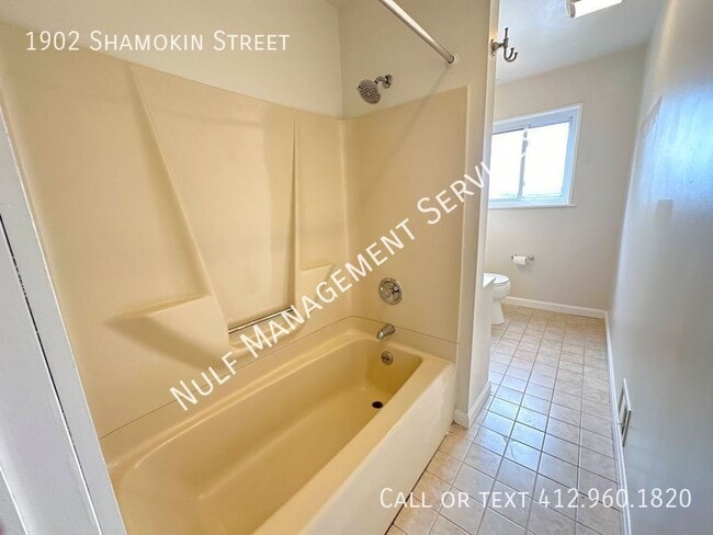 Building Photo - 1902 Shamokin St