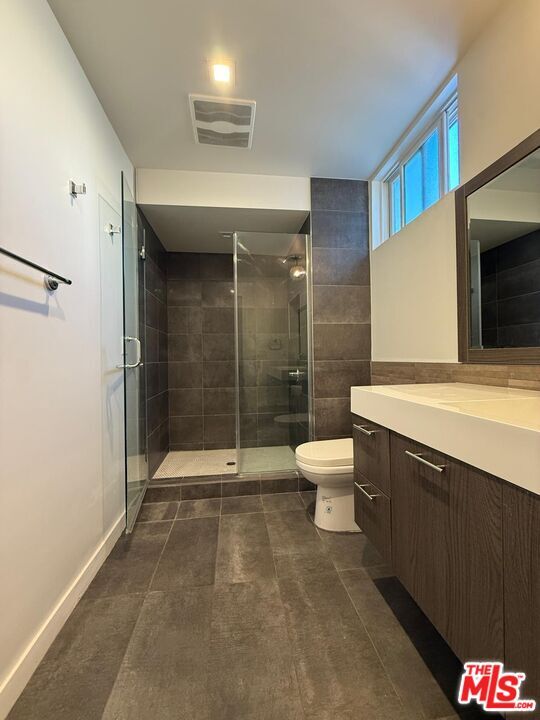 Building Photo - 532 W Elk Ave