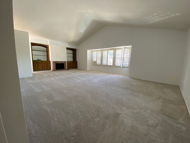 Building Photo - ALMADEN VALLEY - Sharp home with 4 large bedrooms (plus bonus room) and 3 full bathrooms, pool.