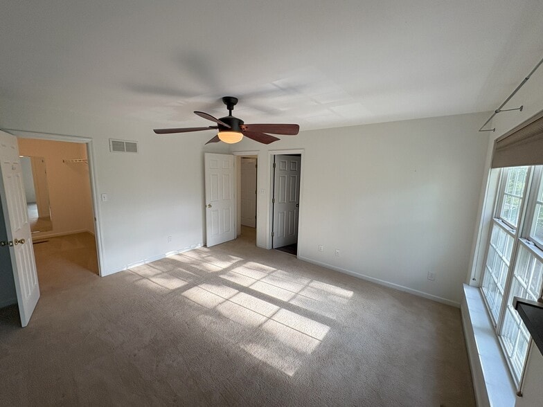 Master bedroom, walking closet on the left. Bathroom on the right door - 2562 Creve Coeur Dr