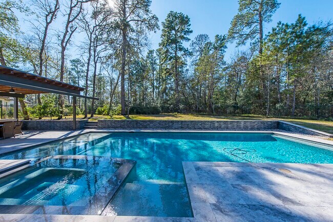 Building Photo - 7 Yellowstar Ct