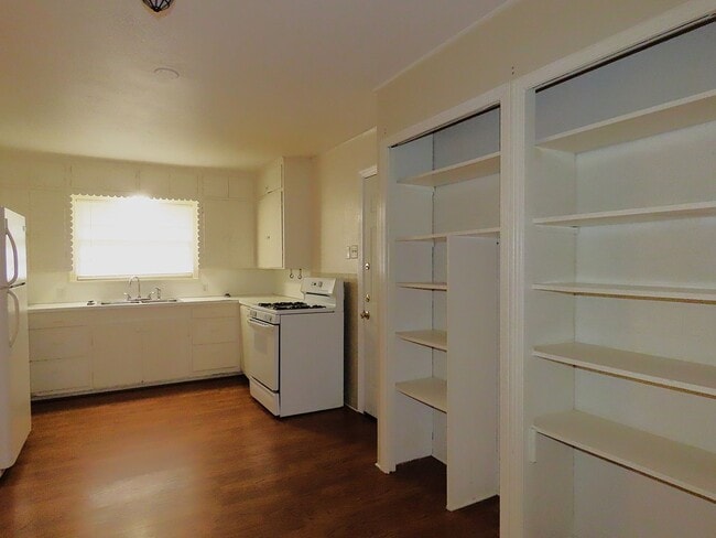 Building Photo - Updated 3 Bedroom, 1 Bathroom Home in Tyler