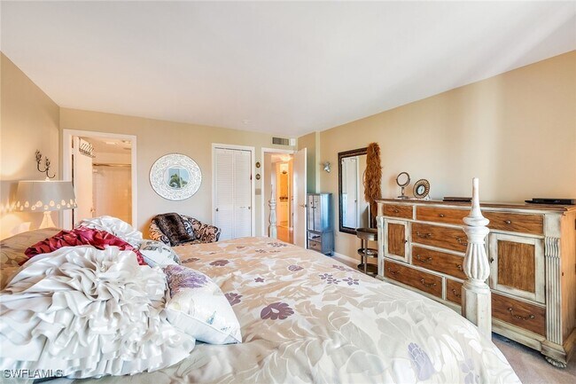 Building Photo - 3500 Gulf Shore Blvd N