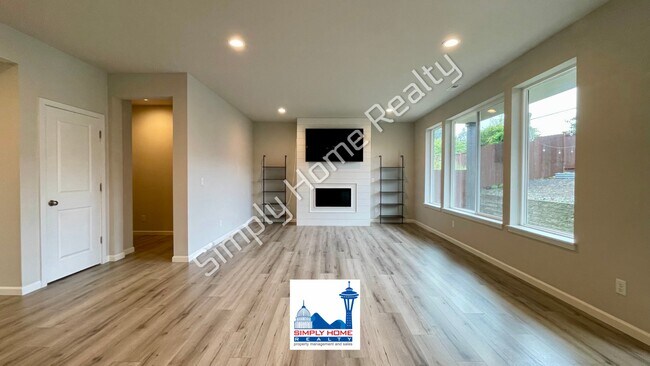 Building Photo - Step Inside to this Home with Spacious & Flexible Living!