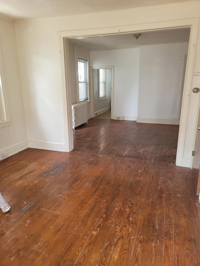 Primary Photo - 414 E Market St