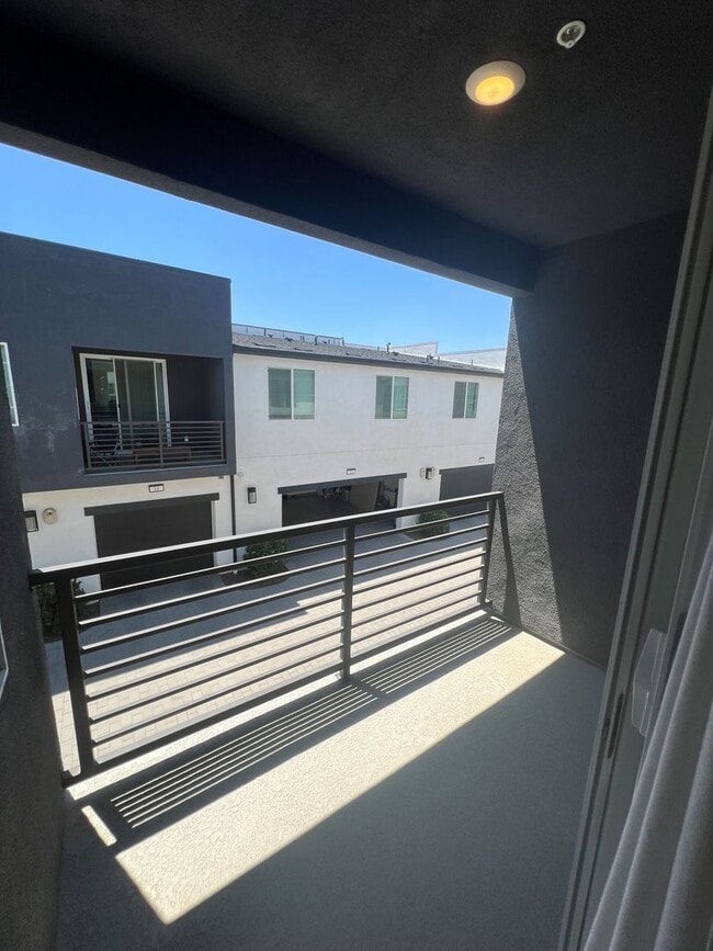 Building Photo - Modern 1-Bedroom Condo in Ontario Ranch wi...