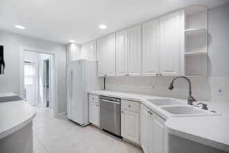 Building Photo - 329 Legare Ct