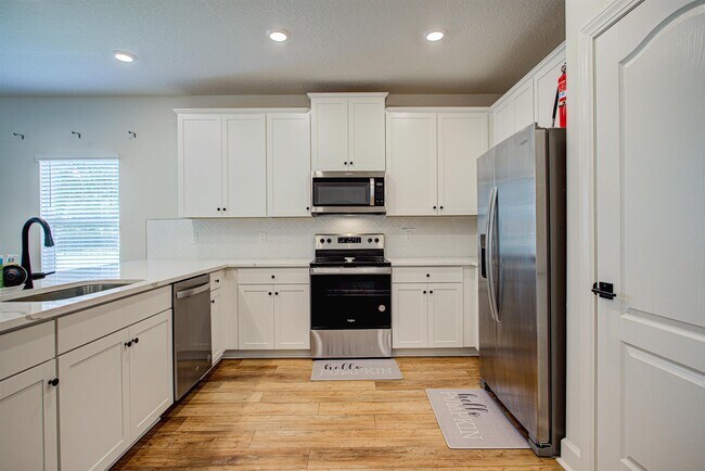 Building Photo - 20 Falcon Ridge Rd