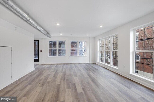 Building Photo - 1116 S 7th St