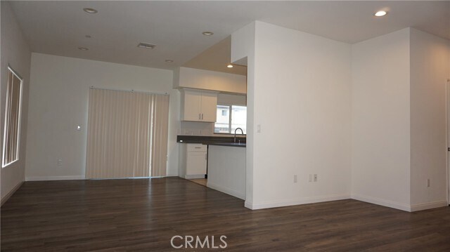 Building Photo - 416 N Dalton Ave