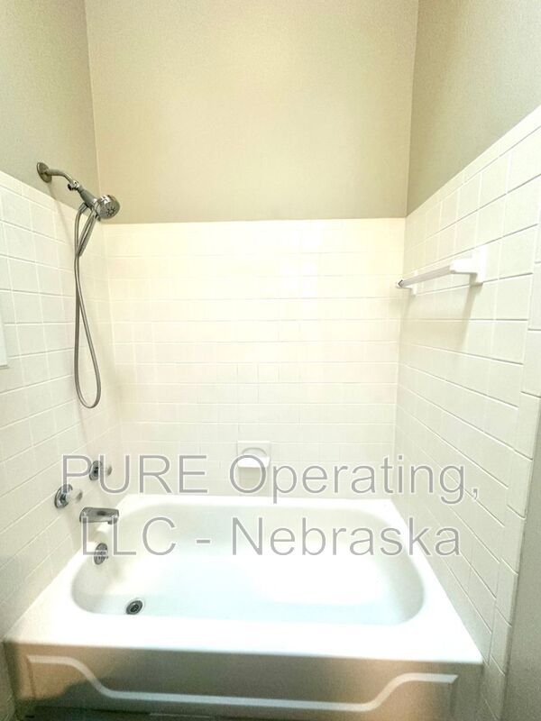 Building Photo - 8108 S 152nd Ave