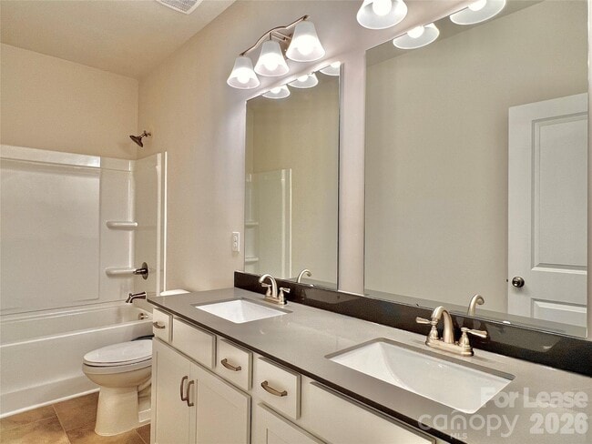 Building Photo - 1906 Gibb Xing