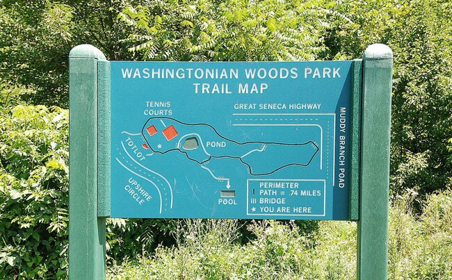 Building Photo - 913 Hillside Lake Terrace