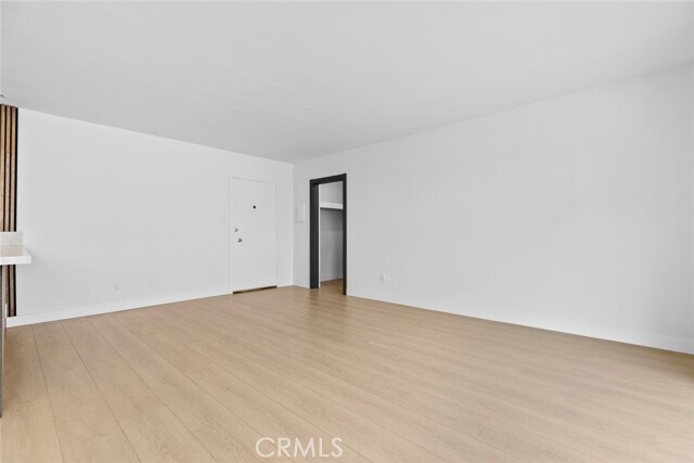 Building Photo - 960 Larrabee St