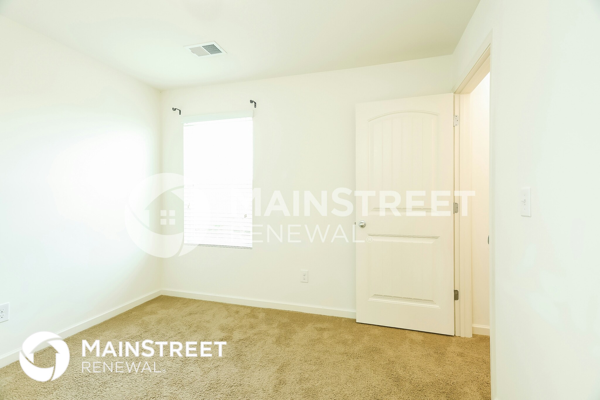 Building Photo - 940 Hawthorn Ln