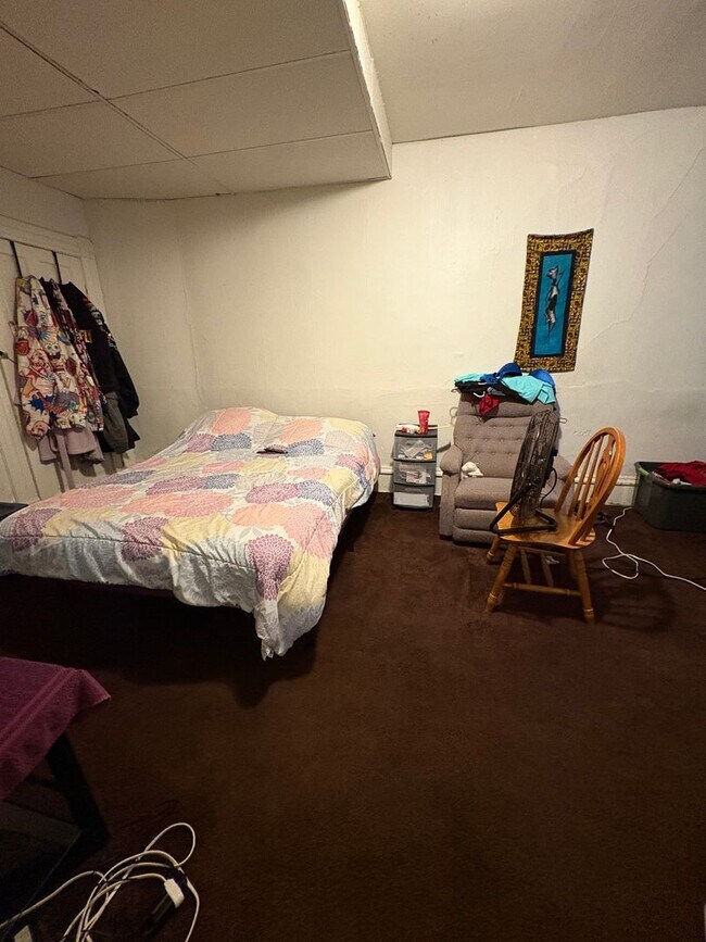 Building Photo - 137 9th St S