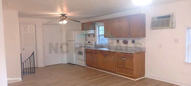 Building Photo - Charming 1-Bedroom and 1-Bathroom Home loc...