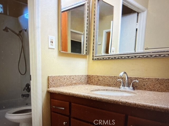 Building Photo - 13722 Red Hill Ave