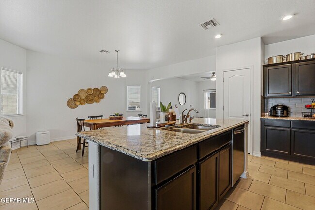 Building Photo - 7564 Wolf Creek Dr