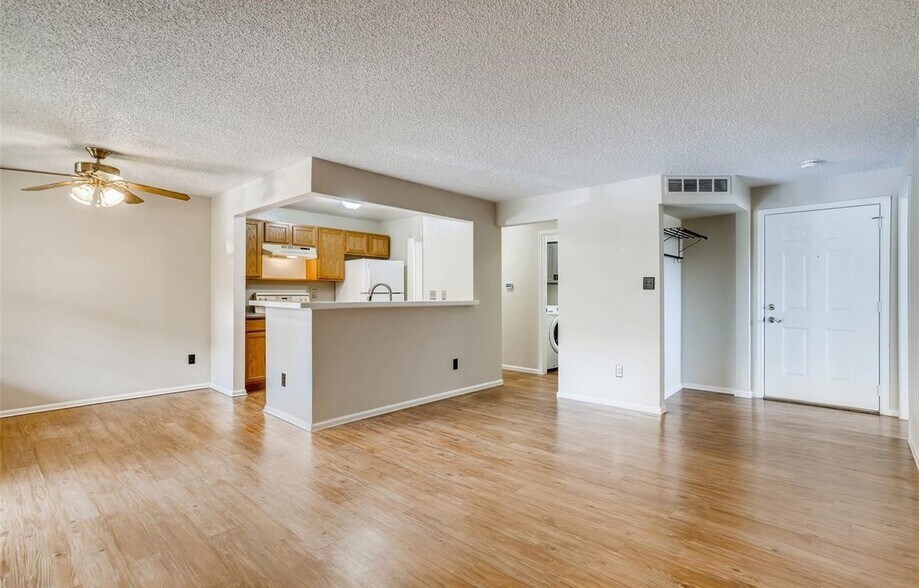 Building Photo - 5565 W 76th Ave