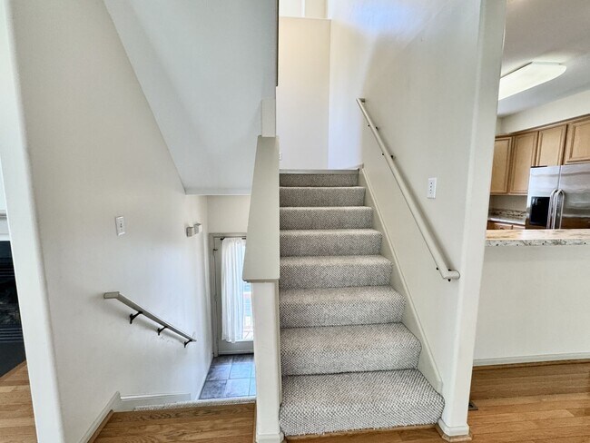 Building Photo - A Chesapeake Bay Townhome w/Garage, Available NOW! 2 Downstairs Bedrooms - Pet Friendly - 2 Balco...